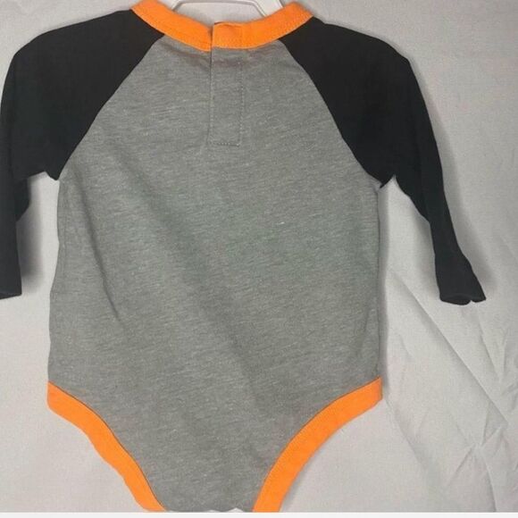 Nike long sleeve onsie size 3M - Picture 2 of 5